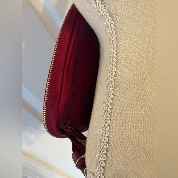 Lululemon Athletica Burgundy Crossbody Bag - Picture 4 of 5